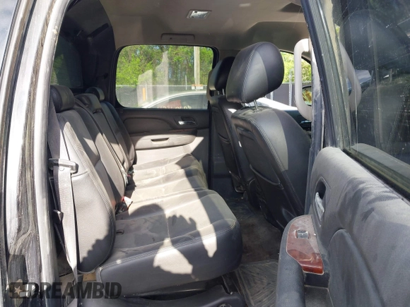 2010 Chevrolet Avalanche LTZ with VIN 3GNVKGE07AG147633, listed as a IAAI auction lot 42154619 with 171,420 mi miles. Bid and sale history available at carsss.com. Image 8.