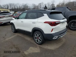 2022 Kia Seltos SX with VIN KNDETCA23N7299979, listed as a Copart auction lot 42940095 with 27,315 mi miles and Salvage title. Bid and sale history available at DreamBid. Image 2.