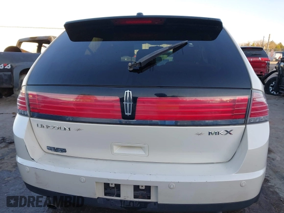 2008 Lincoln MKX with VIN 2LMDU68C48BJ31644, listed as a IAAI auction lot 40903355 with 199,176 mi miles. Bid and sale history available at carsss.com. Image 16.