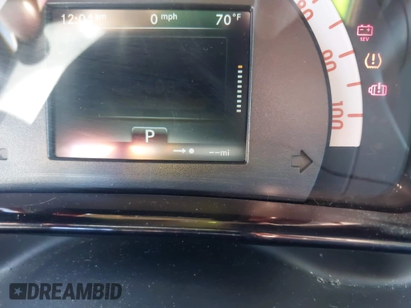 2017 Smart fortwo Pure z VIN WMEFJ9BA9HK226752, wystawiony jako IAAI lot #42420588 z przebiegiem Nie podano mil oraz . Historia ofert i sprzedaży dostępna na DreamBid. Obrazek 12.