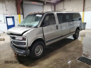 2001 Chevrolet Express with VIN 1GAHG39R611205912, listed as a Copart auction lot 49176265 with 375,645 mi miles and Salvage Title. Bid and sale history available at carsss.com. Image 1.