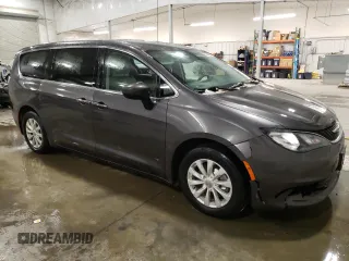 2017 Chrysler Pacifica Touring with VIN 2C4RC1DG0HR522706, listed as a Copart auction lot 45106645 with 144,351 mi miles and Salvage Title. Bid and sale history available at DreamBid. Image 4.