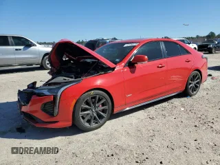 2021 Cadillac CT4 V-Series z VIN 1G6DD5RL4M0116455, wystawiony jako Copart lot #47769735 z przebiegiem 60 459 mil mil oraz Szkody całkowita. Historia ofert i sprzedaży dostępna na DreamBid. Obrazek 1.