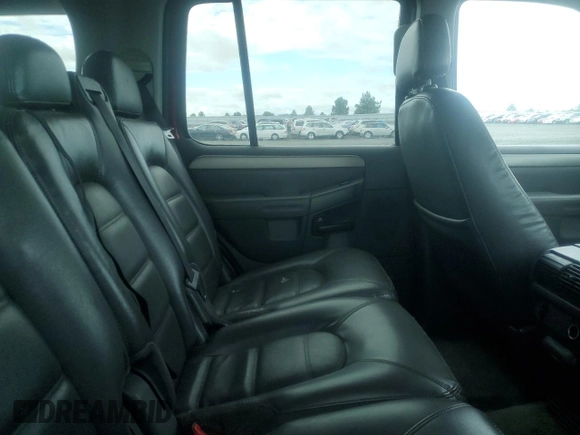 2003 Ford Explorer XLT z VIN 1FMZU73W33UC18253, wystawiony jako Copart lot #65245144 z przebiegiem 213 371 mil mil oraz Czysty tytuł • Clean title. Historia ofert i sprzedaży dostępna na DreamBid. Obrazek 11.
