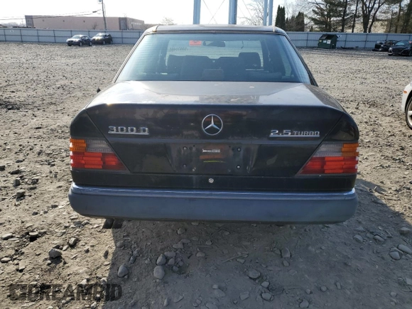 1993 Mercedes-Benz 300 with VIN WDBEB28E6PB878265, listed as a Copart auction lot 50939465 with 229,635 mi miles and Clean Title. Bid and sale history available at DreamBid. Image 6.