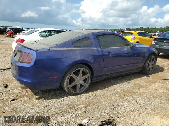 2013 Ford Mustang GT z VIN 1ZVBP8CF6D5235530, wystawiony jako Copart lot #59044465 z przebiegiem 96 242 mil mil oraz Czysty tytuł • Clean title. Historia ofert i sprzedaży dostępna na DreamBid. Obrazek 3.