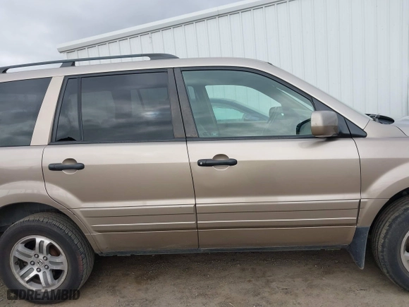 2004 Honda Pilot EX with VIN 2HKYF18594H523176, listed as a IAAI auction lot 41937743 with 310,344 mi miles. Bid and sale history available at carsss.com. Image 13.
