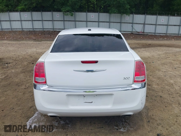 2014 Chrysler 300 z VIN 2C3CCAAG0EH376548, wystawiony jako IAAI lot #42288324 z przebiegiem 158 089 mil mil oraz . Historia ofert i sprzedaży dostępna na DreamBid. Obrazek 16.