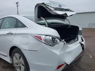 2015 Hyundai Sonata Hybrid Limited with VIN KMHEC4A44FA132151, listed as a IAAI auction lot 41497863 with 88,778 mi miles. Bid and sale history available at carsss.com. Image 6.