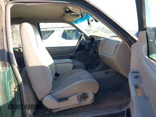 1999 Ford Explorer Sport with VIN 1FMYU24E6XUB80611, listed as a IAAI auction lot 41858826 with 209,656 mi miles and . Bid and sale history available at DreamBid. Image 5.