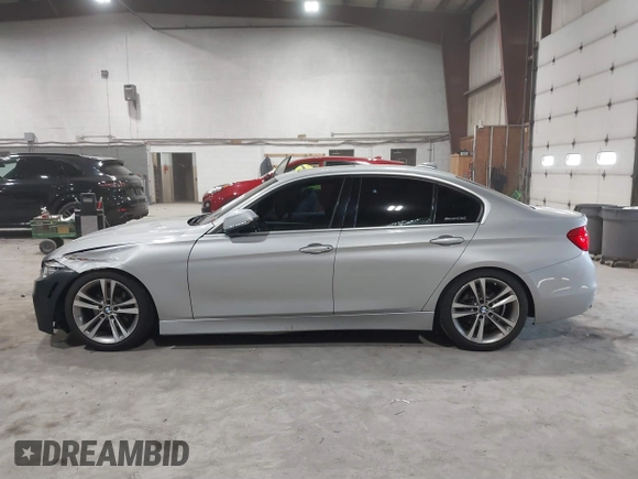 2018 BMW 3 Series 330i xDrive with VIN WBA8D9G50JNU66817, listed as a IAAI auction lot 41859913 with 44,990 mi miles. Bid and sale history available at carsss.com. Image 14.