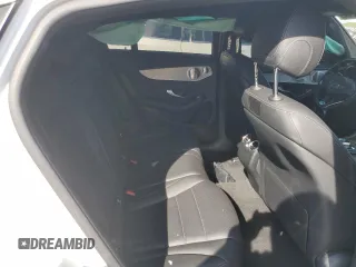 2019 Mercedes-Benz GLC with VIN WDC0J4KB9KF514555, listed as a Copart auction lot 61640822 with 31,888 mi miles. Bid and sale history available at carsss.com. Image 6.