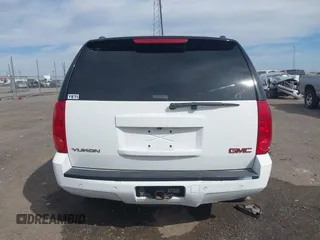 2008 GMC Yukon SLT w/4SB with VIN 1GKFC13J78R156057, listed as a IAAI auction lot 41822580 with 296,954 mi miles. Bid and sale history available at carsss.com. Image 16.