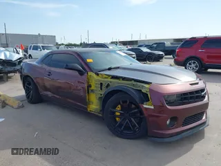 2010 Chevrolet Camaro 1SS z VIN 2G1FJ1EJ5A9198847, wystawiony jako IAAI lot #42228247 z przebiegiem 75 034 mil mil oraz . Historia ofert i sprzedaży dostępna na DreamBid. Obrazek 1.