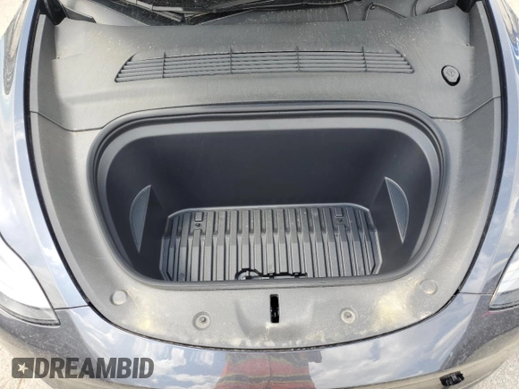 2024 Tesla Model Y Long Range с VIN 7SAYGDEE1RA234222, выставлен на аукционе Copart как лот 55139025 с пробегом 17 829 миль миль и Списание • Salvage title. История ставок и продаж доступна на DreamBid. Изображение 11.
