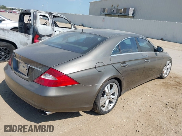 2006 Mercedes-Benz CLS 500 with VIN WDDDJ75XX6A011013, listed as a IAAI auction lot 37291476 with Not provided miles and . Bid and sale history available at DreamBid. Image 4.