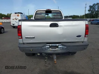 2006 Ford F-350 XL z VIN 1FTWX31P36EA28454, wystawiony jako Copart lot #59232315 z przebiegiem 197 103 mil mil oraz Czysty tytuł • Clean title. Historia ofert i sprzedaży dostępna na DreamBid. Obrazek 6.