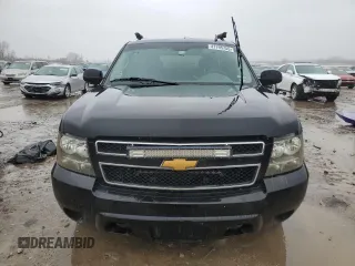 2010 Chevrolet Suburban LS with VIN 1GNUKHE37AR202562, listed as a Copart auction lot 47795755 with 445,593 mi miles and Clean title. Bid and sale history available at DreamBid. Image 5.