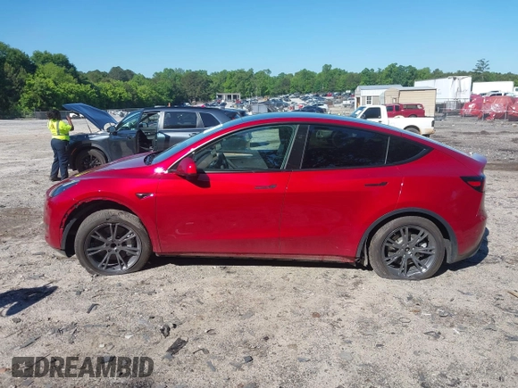 2024 Tesla Model Y z VIN 7SAYGDED2RA325538, wystawiony jako IAAI lot #42180492 z przebiegiem 8 738 mil mil oraz . Historia ofert i sprzedaży dostępna na DreamBid. Obrazek 14.