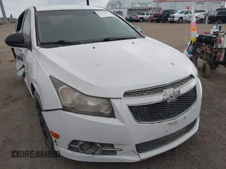 2015 Chevrolet Cruze LS z VIN 1G1PA5SH4F7172519, wystawiony jako IAAI lot #41531287 z przebiegiem 97 348 mil mil oraz . Historia ofert i sprzedaży dostępna na DreamBid. Obrazek 1.