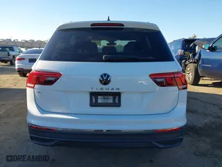 2022 Volkswagen Tiguan SE with VIN 3VV3B7AXXNM020225, listed as a IAAI auction lot 41637473 with 32,340 mi miles. Bid and sale history available at carsss.com. Image 16.