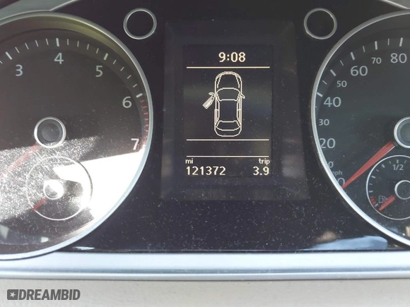 2013 Volkswagen CC Sport with VIN WVWBN7AN2DE524143, listed as a IAAI auction lot 41496924 with 121,372 mi miles. Bid and sale history available at carsss.com. Image 7.
