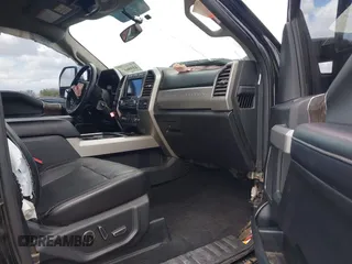 2019 Ford F-250 XL z VIN 1FT7W2BT8KEE12706, wystawiony jako IAAI lot #41906683 z przebiegiem 121 758 mil mil oraz . Historia ofert i sprzedaży dostępna na DreamBid. Obrazek 5.