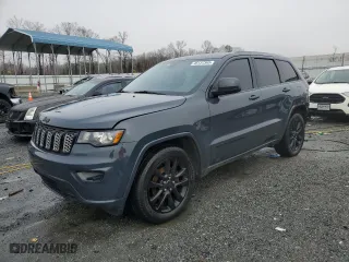 2017 Jeep Grand Cherokee Laredo with VIN 1C4RJEAG4HC773920, listed as a Copart auction lot 45137365 with 124,011 mi miles and Salvage Title. Bid and sale history available at carsss.com. Image 1.