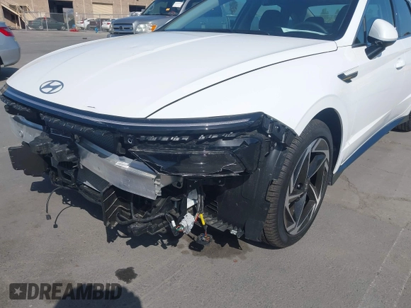 2024 Hyundai Sonata SEL z VIN KMHL14JA6RA426688, wystawiony jako IAAI lot #42290797 z przebiegiem 430 mil mil oraz . Historia ofert i sprzedaży dostępna na DreamBid. Obrazek 19.