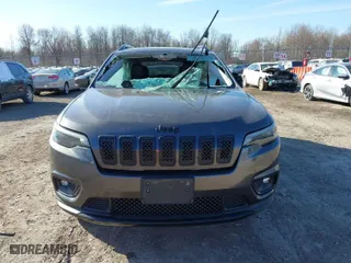 2019 Jeep Cherokee Latitude Plus with VIN 1C4PJMLB5KD363244, listed as a IAAI auction lot 41820628 with 94,330 mi miles. Bid and sale history available at carsss.com. Image 12.