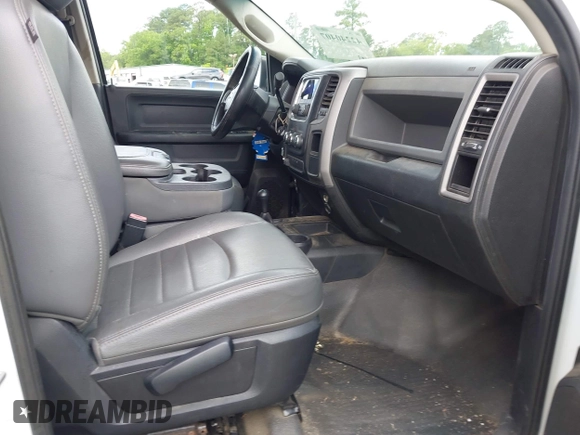 2015 Ram 2500 Tradesman с VIN 3C6UR5CL6FG639196, выставлен на аукционе IAAI как лот 42240407 с пробегом 172 557 миль миль и . История ставок и продаж доступна на DreamBid. Изображение 5.