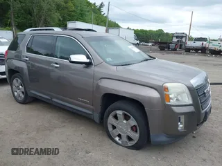2010 GMC Terrain SLT-2 z VIN 2CTFLJEY8A6254686, wystawiony jako IAAI lot #42265263 z przebiegiem 135 619 mil mil oraz . Historia ofert i sprzedaży dostępna na DreamBid. Obrazek 1.