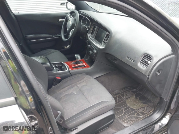2016 Dodge Charger SXT with VIN 2C3CDXHG6GH332854, listed as a IAAI auction lot 42094761 with 114,883 mi miles. Bid and sale history available at carsss.com. Image 5.
