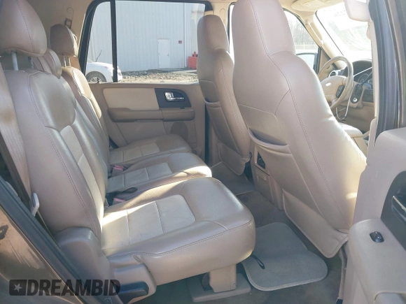 2006 Ford Expedition Eddie Bauer with VIN 1FMFU17516LA09167, listed as a IAAI auction lot 41217226 with 199,761 mi miles. Bid and sale history available at carsss.com. Image 8.