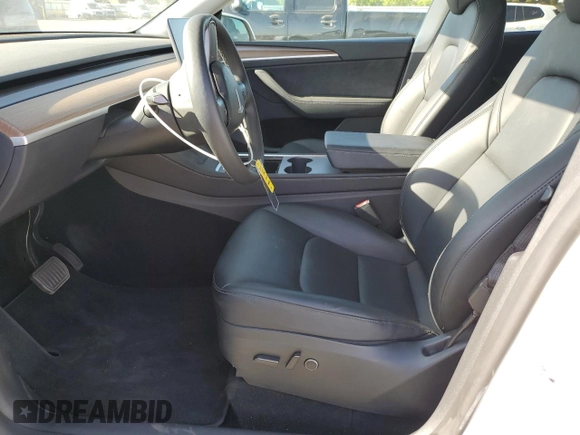 2024 Tesla Model Y Long Range с VIN 7SAYGDEE8RF983067, выставлен на аукционе Copart как лот 61217015 с пробегом 57 082 миль миль и Списание • Salvage title. История ставок и продаж доступна на DreamBid. Изображение 7.
