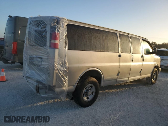2008 Chevrolet Express Passenger z VIN 1GAHG39K181202980, wystawiony jako Copart lot #77233854 z przebiegiem Nie podano mil oraz Szkoda całkowita • Salvage title. Historia ofert i sprzedaży dostępna na DreamBid. Obrazek 3.