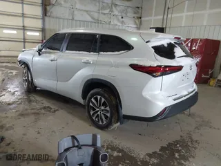 2023 Toyota Highlander L with VIN 5TDKDRBH1PS046092, listed as a IAAI auction lot 41276347 with 19,678 mi miles. Bid and sale history available at carsss.com. Image 3.