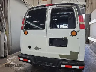 2007 GMC Savana Cargo z VIN 1GTGG25V071192874, wystawiony jako IAAI lot #42501142 z przebiegiem 178 172 mil mil oraz . Historia ofert i sprzedaży dostępna na DreamBid. Obrazek 1.