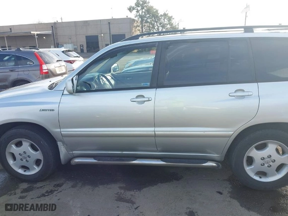 2005 Toyota Highlander with VIN JTEDP21A650061727, listed as a IAAI auction lot 41393126 with 314,688 mi miles. Bid and sale history available at carsss.com. Image 14.