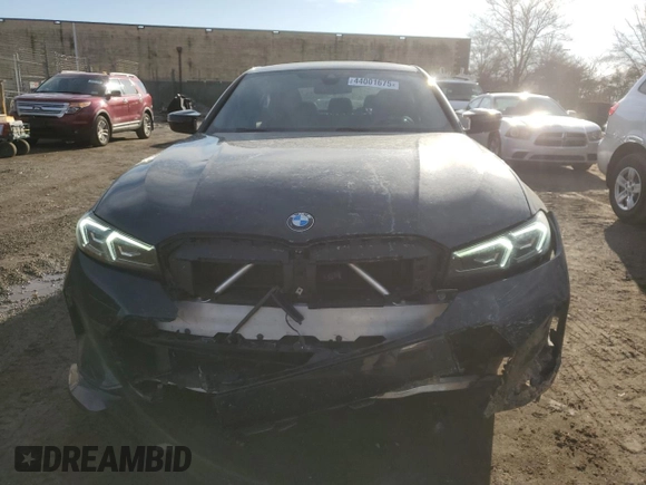 2024 BMW 3 Series M340i xDrive with VIN 3MW49FF03R8E03567, listed as a Copart auction lot 44001675 with 5,988 mi miles and Salvage Title. Bid and sale history available at carsss.com. Image 5.