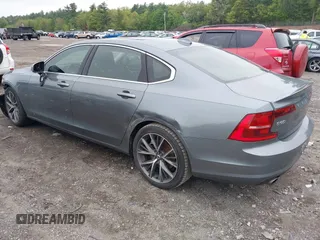 2018 Volvo S90 Momentum z VIN LVY982MK1JP038653, wystawiony jako IAAI lot #42271261 z przebiegiem 92 519 mil mil oraz . Historia ofert i sprzedaży dostępna na DreamBid. Obrazek 3.