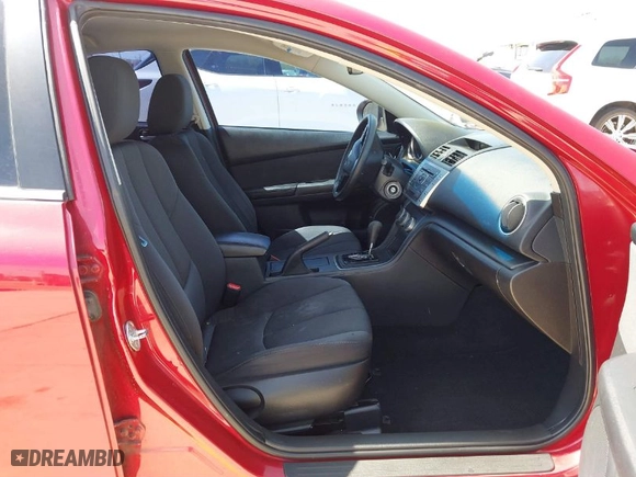 2012 Mazda Mazda6 i Sport with VIN 1YVHZ8BH1C5M33709, listed as a IAAI auction lot 41811495 with 88,479 mi miles. Bid and sale history available at carsss.com. Image 5.