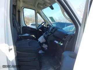 2019 Ram ProMaster Cargo Van with VIN 3C6TRVCG0KE518992, listed as a IAAI auction lot 41358986 with 136,975 mi miles. Bid and sale history available at carsss.com. Image 5.