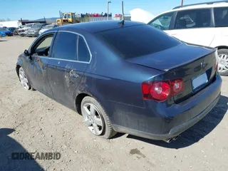 2009 Volkswagen Jetta SE with VIN 3VWRZ71K19M122492, listed as a IAAI auction lot 42270119 with 107,040 mi miles and . Bid and sale history available at DreamBid. Image 3.