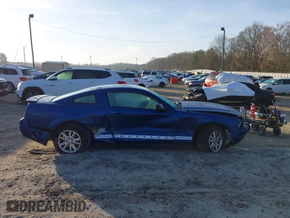 2008 Ford Mustang Deluxe z VIN 1ZVHT80N085129002, wystawiony jako IAAI lot #41796077 z przebiegiem 148 589 mil mil oraz . Historia ofert i sprzedaży dostępna na DreamBid. Obrazek 13.