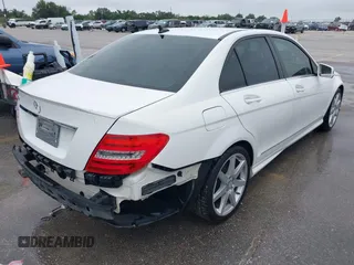2014 Mercedes-Benz C 250 Sport с VIN WDDGF4HB0EA958816, выставлен на аукционе IAAI как лот 42150390 с пробегом 89 358 миль миль и . История ставок и продаж доступна на DreamBid. Изображение 4.