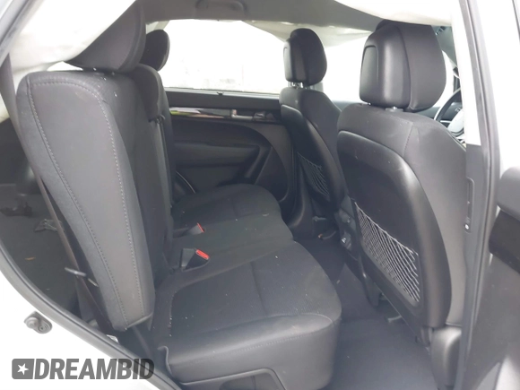 2015 Kia Sorento LX with VIN 5XYKT4A77FG621662, listed as a IAAI auction lot 41883976 with 62,540 mi miles. Bid and sale history available at carsss.com. Image 8.