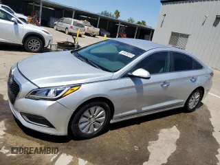 2016 Hyundai Sonata Hybrid SE with VIN KMHE24L11GA008782, listed as a Copart auction lot 61579313 with 159,171 mi miles. Bid and sale history available at carsss.com. Image 1.