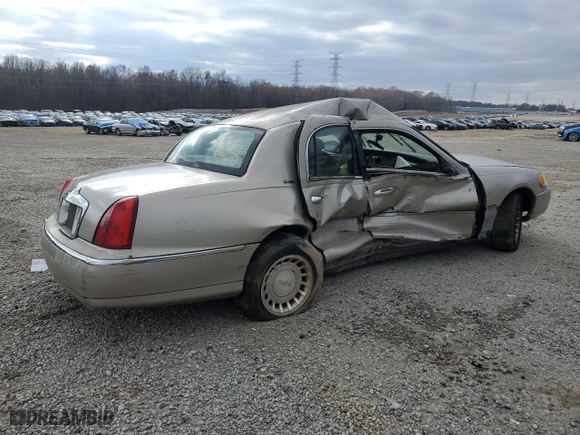 2001 Lincoln Town Car Executive with VIN 1LNHM81W91Y724017, listed as a Copart auction lot 85879004 with 178,052 mi miles and Clean Title. Bid and sale history available at carsss.com. Image 3.