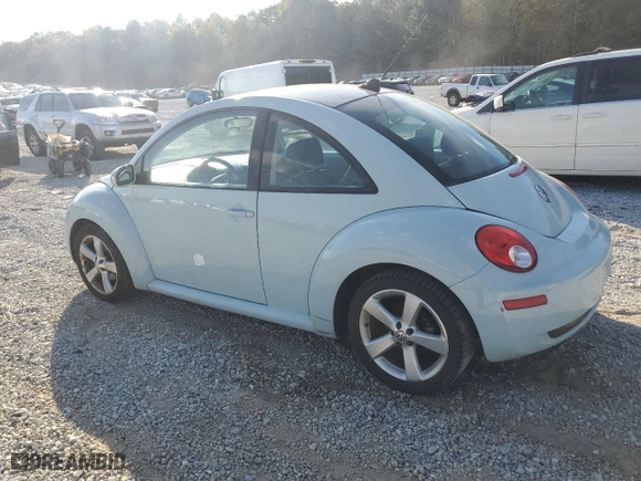 2010 Volkswagen New Beetle Coupe with VIN 3VWRG3AG4AM034180, listed as a Copart auction lot 80042344 with 85,104 mi miles and Salvage Title. Bid and sale history available at carsss.com. Image 2.